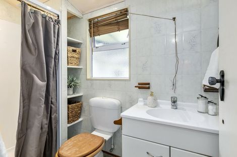 Photo of property in 33 Kairanga Crescent, Wainuiomata, Lower Hutt, 5014