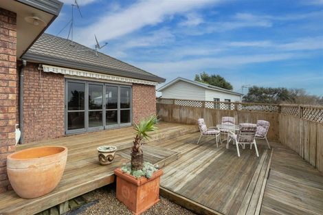 Photo of property in 2 Holden Avenue, Forest Lake, Hamilton, 3200