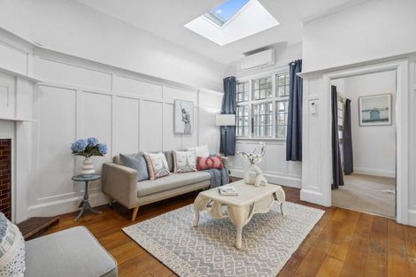 Photo of property in 5 Grass Street, Oriental Bay, Wellington, 6011