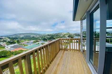 Photo of property in 20c Chetwode Grove, Newlands, Wellington, 6037