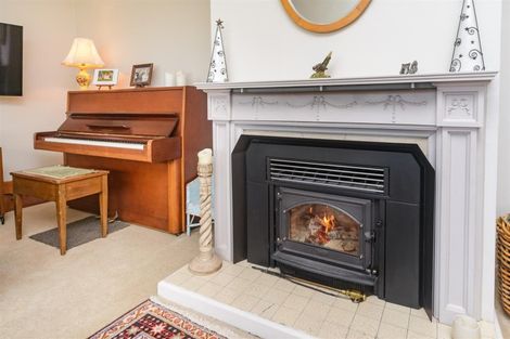 Photo of property in 35 Wanganui Road, Marton, 4710