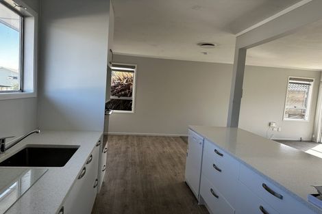 Photo of property in 5 Bluewater Place, Wattle Downs, Auckland, 2103