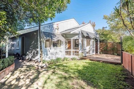 Photo of property in 6 Bank Road, Northland, Wellington, 6012