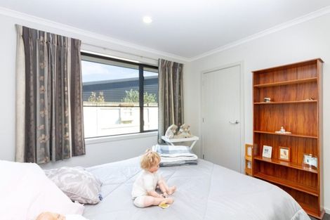 Photo of property in 88 Rosalie Terrace, Kelvin Grove, Palmerston North, 4414