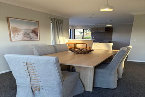 Photo of property in 8 Marram Place, Mangawhai Heads, Mangawhai, 0505