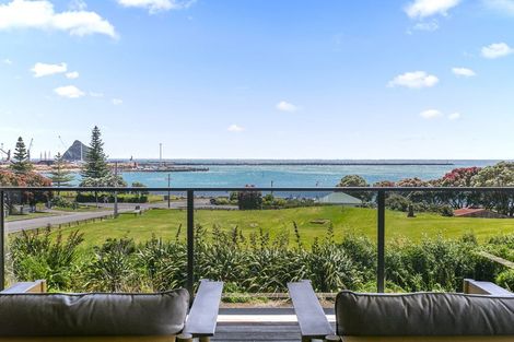 Photo of property in 9 Bayly Road, Moturoa, New Plymouth, 4310