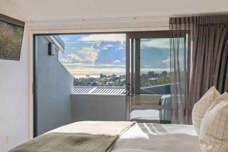 Photo of property in 64 Karina Road, Merrilands, New Plymouth, 4312