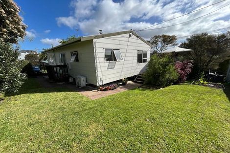 Photo of property in 25 Tawa Road, Te Atatu Peninsula, Auckland, 0610
