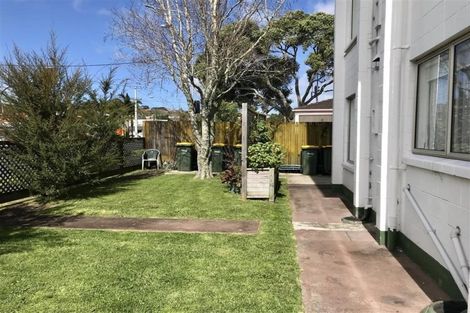 Photo of property in 1/762 Beach Road, Browns Bay, Auckland, 0630