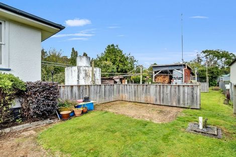 Photo of property in 16 Milne Street, Hunterville, 4730