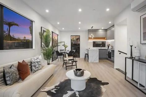 Photo of property in 10 Boyd Avenue, Mangere Bridge, Auckland, 2022