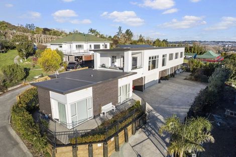 Photo of property in 20 Roxborough Place, East Tamaki Heights, Auckland, 2016