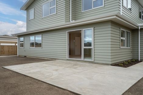 Photo of property in 70 Farnworth Terrace, Glenside, Wellington, 6037