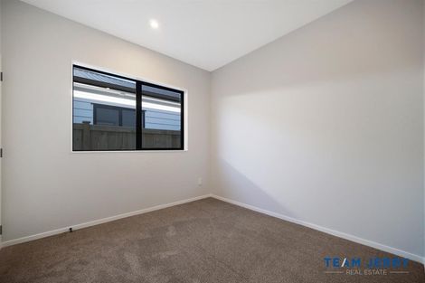 Photo of property in 43 Tributary Parade, Karaka, 2113