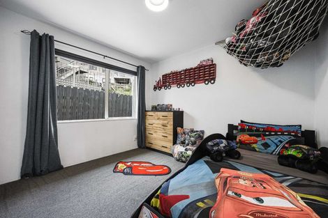 Photo of property in 22 Whangaparaoa Road, Red Beach, 0932