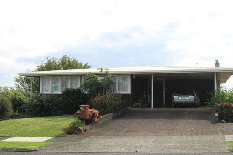 Photo of property in 15 Carole Crescent, Pakuranga, Auckland, 2010
