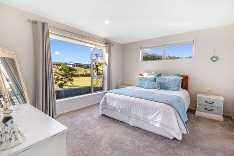 Photo of property in 76 Waitarere Rise Avenue, Waitarere, Levin, 5510