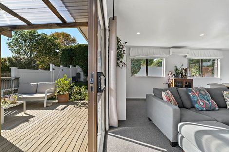 Photo of property in 80 Kervil Avenue, Te Atatu Peninsula, Auckland, 0610