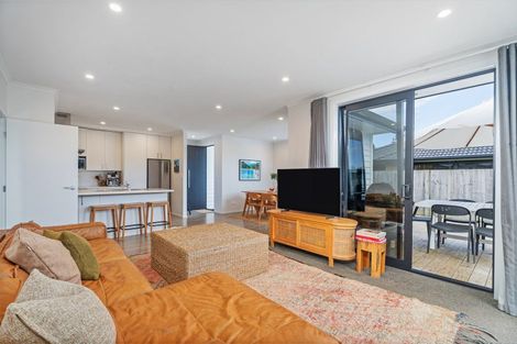 Photo of property in 5 Victoria Street, Coromandel, 3506