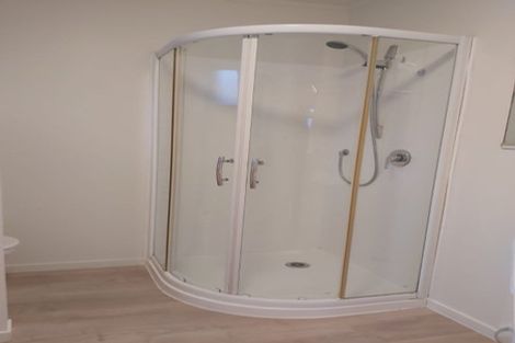 Photo of property in 2/2 Bentley Avenue, Glenfield, Auckland, 0629