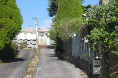 Photo of property in 2/25 Weldene Avenue, Glenfield, Auckland, 0629