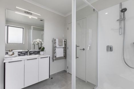 Photo of property in 49 Couldrey Crescent, Red Beach, 0932