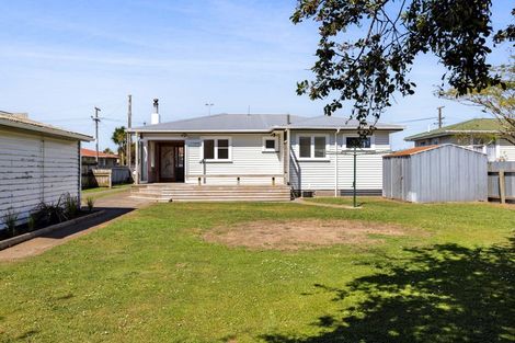 Photo of property in 8 Pacey Avenue, Hawera, 4610