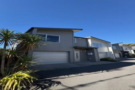 Photo of property in 10/3 Severn Street, Island Bay, Wellington, 6023