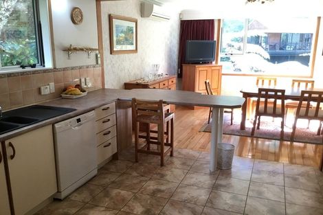 Photo of property in 25 Wyndham Road, Pinehaven, Upper Hutt, 5019