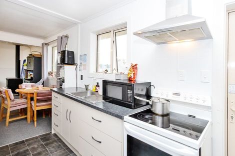 Photo of property in 210 Bay Road, Grasmere, Invercargill, 9810