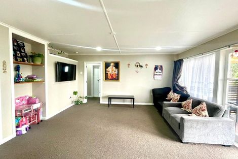 Photo of property in 77 Woodglen Road, Glen Eden, Auckland, 0602