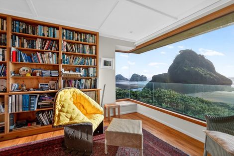 Photo of property in 24 Garden Road, Piha, 0772