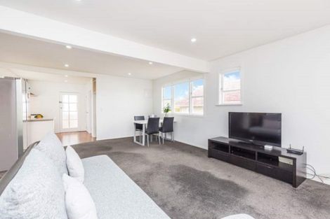 Photo of property in 190 Rathgar Road, Henderson, Auckland, 0610