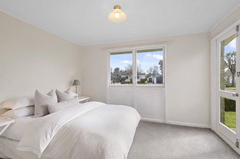 Photo of property in 15 Ostend Place, Avonhead, Christchurch, 8042