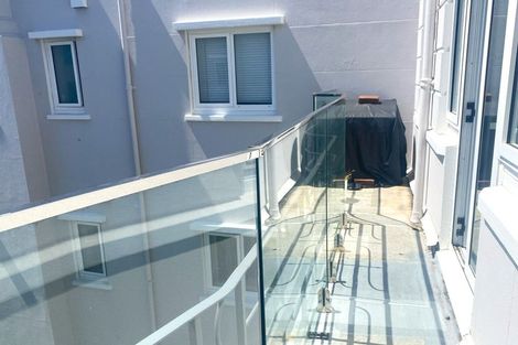 Photo of property in Fountain Court, 48u3 Oriental Parade, Oriental Bay, Wellington, 6011