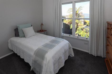 Photo of property in 1 Pah Road, Kawaha Point, Rotorua, 3010