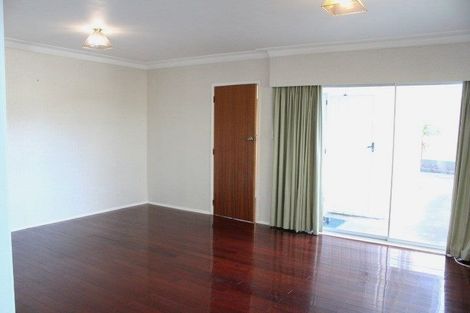 Photo of property in 17 Priestley Drive, Bucklands Beach, Auckland, 2014