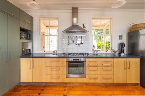 Photo of property in 16 Creswell Street, Opua, 0200