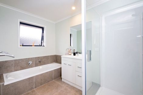 Photo of property in 24 Grooby Place, Havelock North, 4130