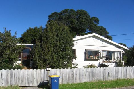 Photo of property in 1 Greenwoods Close, Titirangi, Auckland, 0604