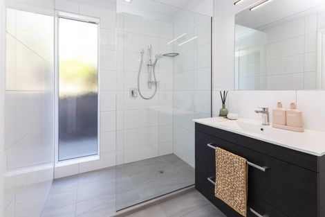 Photo of property in 6 Rushden Rise, Westmorland, Christchurch, 8025