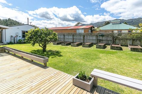 Photo of property in 186 Victoria Street, Coromandel, 3506