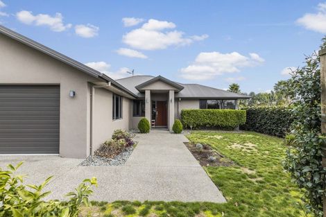 Photo of property in 15 Parkwood Place, Huntington, Hamilton, 3210