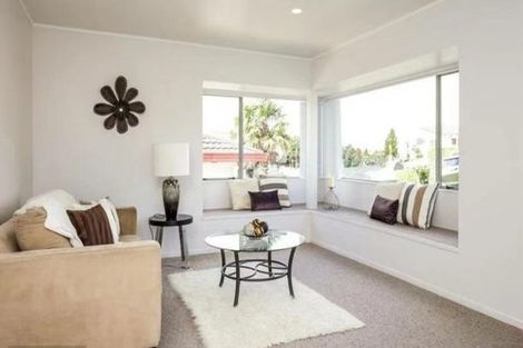 Photo of property in 1 Bridgehead Cove, West Harbour, Auckland, 0618