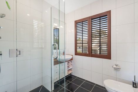 Photo of property in 2 Glenoaks Rise, Mellons Bay, Auckland, 2014