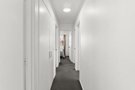 Photo of property in 31 Beaumont Crescent, Frankleigh Park, New Plymouth, 4310