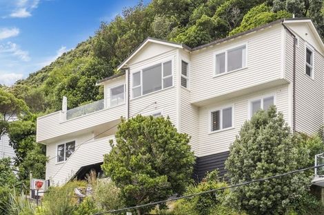 Photo of property in 515 Marine Drive, Sunshine Bay, Lower Hutt, 5013