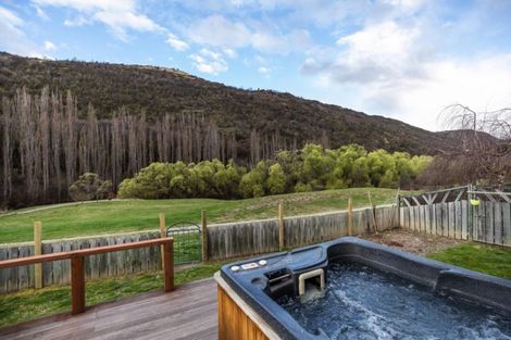 Photo of property in 25 Alexander Place, Arrowtown, 9302