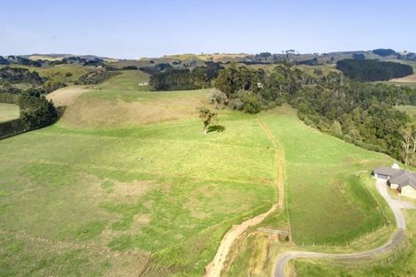 Photo of property in 41 Mcnaughten Road, Karioitahi, Waiuku, 2683