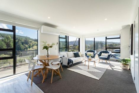 Photo of property in 4 William Earp Place, Tawa, Wellington, 5028